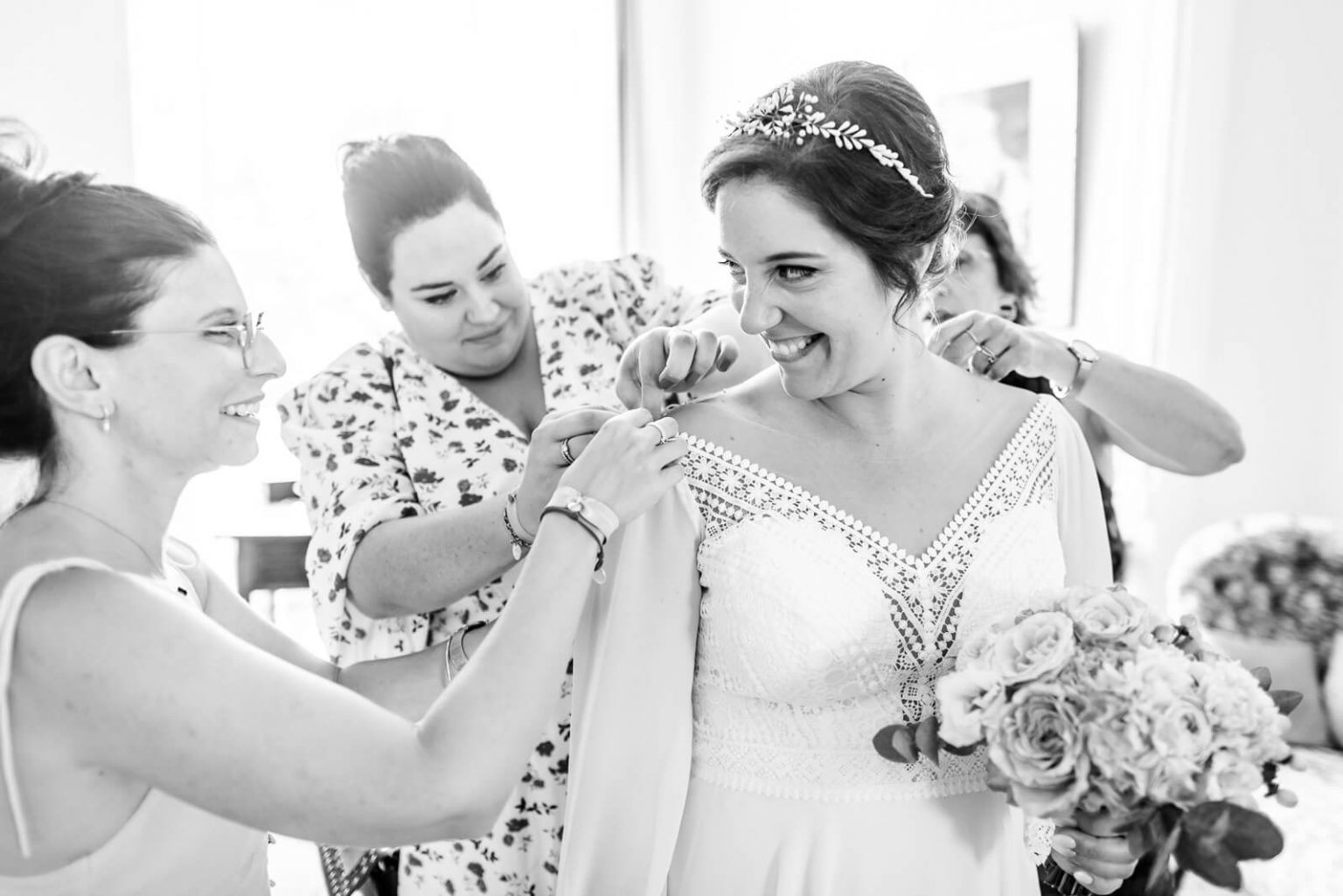 Photographe de mariage au Château des Varennes près de Toulouse, les préparatifs de la mariée