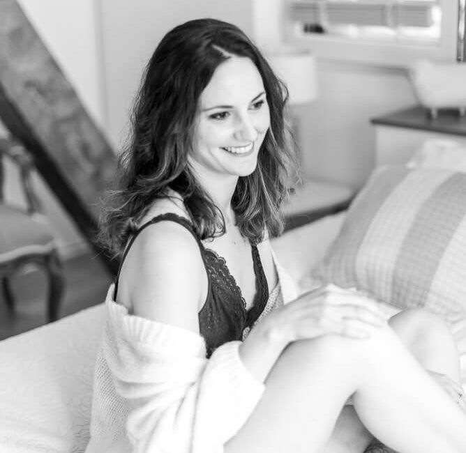 Séance photo de boudoir et portrait de femme intimiste à Toulouse