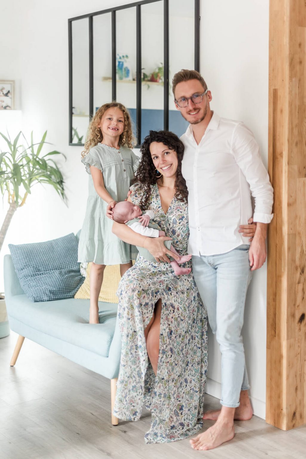 Photographe de naissance à domicile Toulouse - séance photo en famille