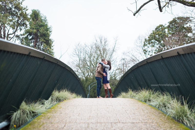 Séance grossesse d'hiver en extérieur à Toulouse au Grand Rond