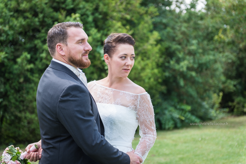 Mariage au château des Varennes près de Toulouse, les photos de couple dans le parc du château