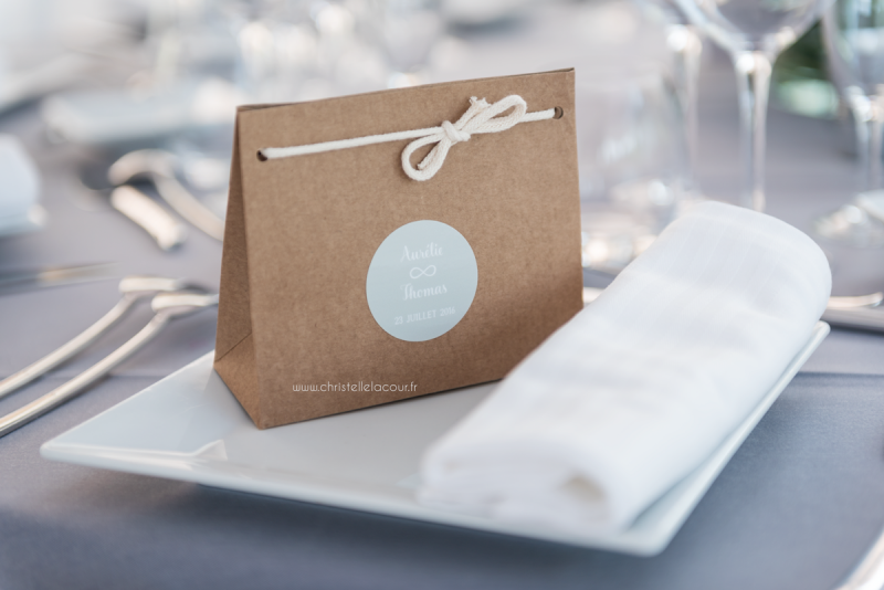 Mariage au château des Varennes près de Toulouse, les cadeaux des invités, petit sachet kraft