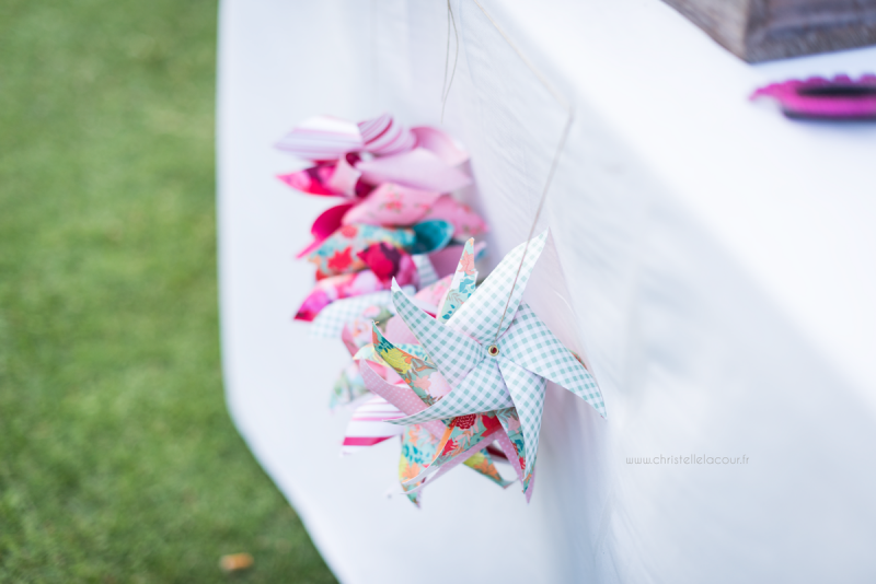 Mariage au château des Varennes près de Toulouse, moulins en papier au candy bar