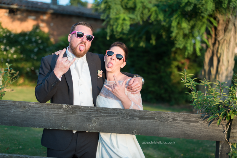 Mariage au château des Varennes près de Toulouse, les photos de couple décalées dans le parc du château