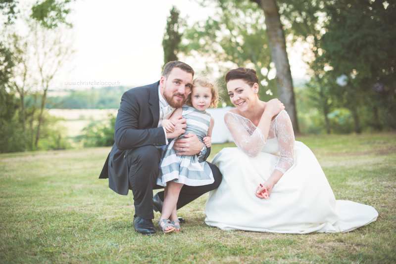 Mariage au château des Varennes près de Toulouse, les photos de famille dans le parc du château