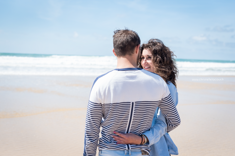 Photographe de couple sur les plages de l'Atlantique