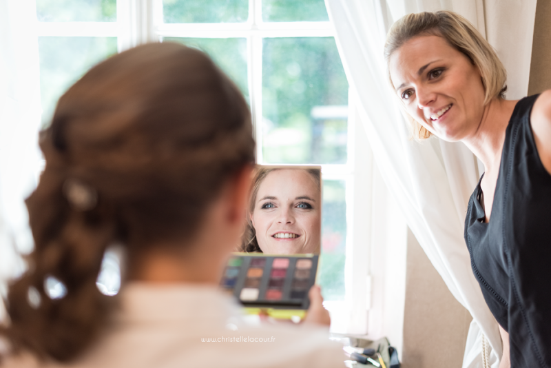 Découverte du maquillage de la mariée par Flo S Maquillage, mariage fun et coloré dans le Tarn