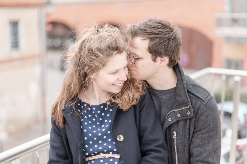 Photographe de femme enceinte au centre-ville de Toulouse près du dôme de la Grave